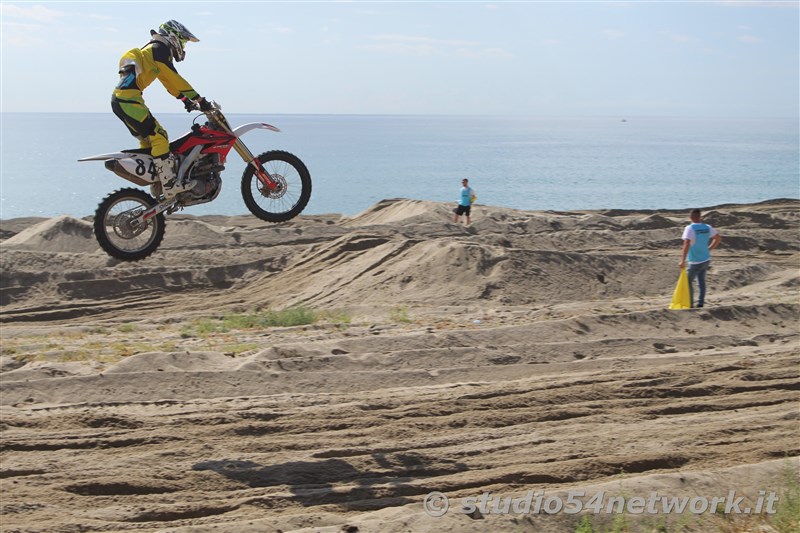 Bagno di pubblico per la finale Beachcross 2019, sul lungomare di Roccella Jonica. In diretta interregionale solo su Studio54ne