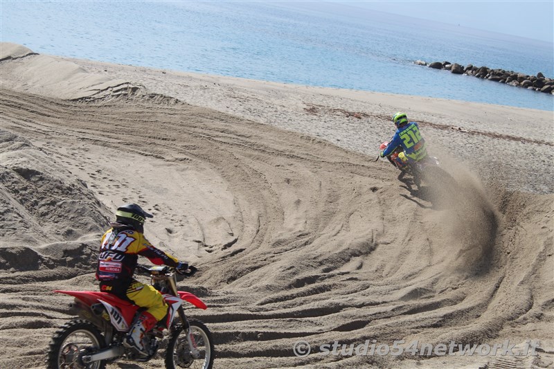 Bagno di pubblico per la finale Beachcross 2019, sul lungomare di Roccella Jonica. In diretta interregionale solo su Studio54ne