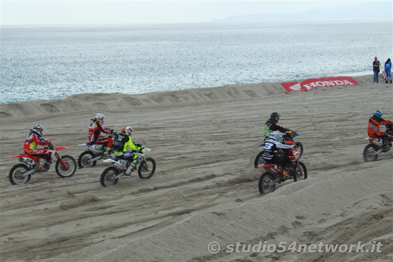 Bagno di pubblico per la finale Beachcross 2019, sul lungomare di Roccella Jonica. In diretta interregionale solo su Studio54ne