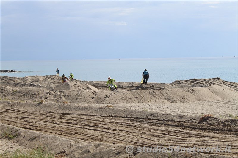 Bagno di pubblico per la finale Beachcross 2019, sul lungomare di Roccella Jonica. In diretta interregionale solo su Studio54ne