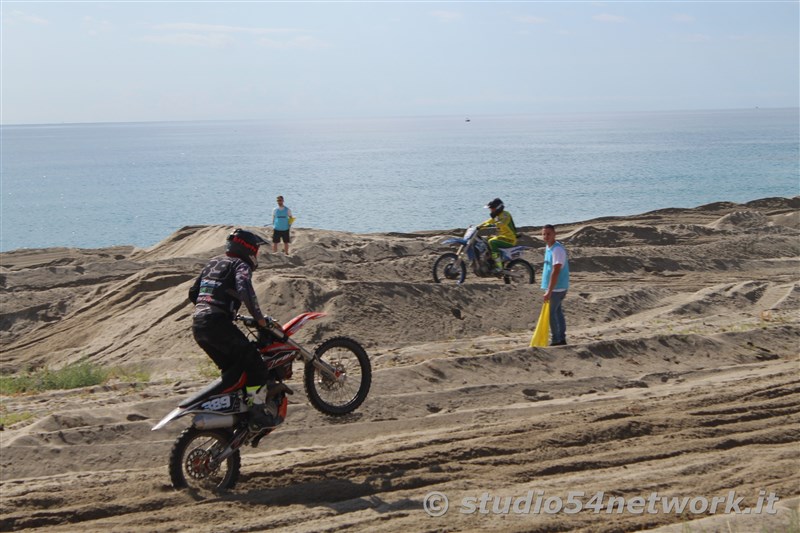 Bagno di pubblico per la finale Beachcross 2019, sul lungomare di Roccella Jonica. In diretta interregionale solo su Studio54ne