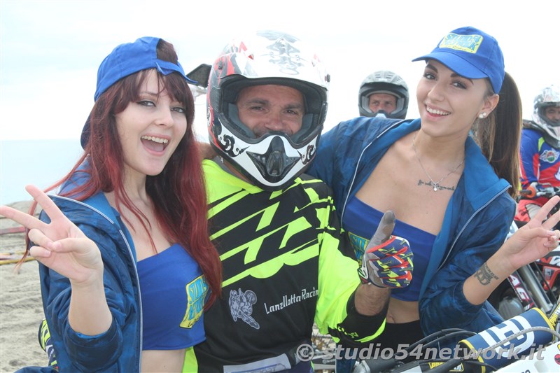 Bagno di pubblico per la finale Beachcross 2019, sul lungomare di Roccella Jonica. In diretta interregionale solo su Studio54ne