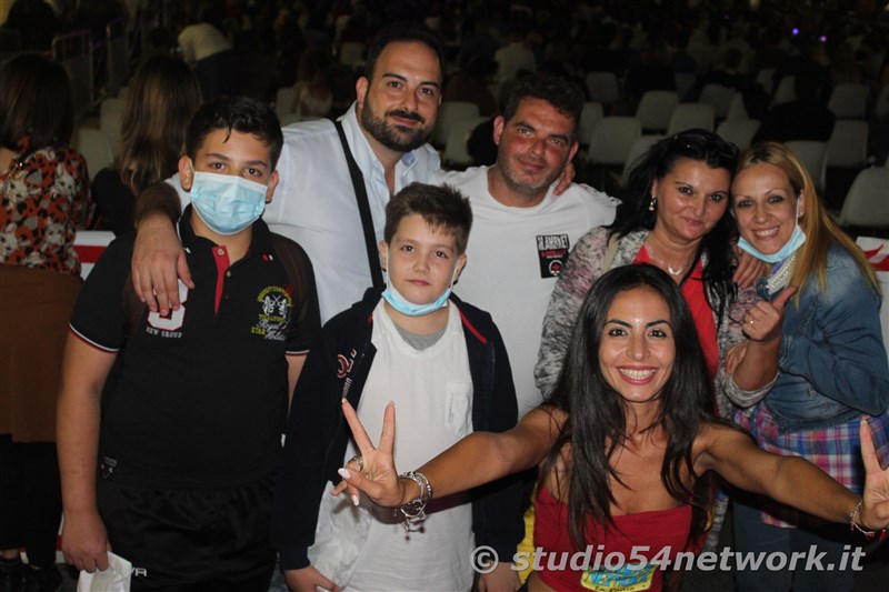 Grande successo per l'attesa Irene Grandi, in concerto a Rende su Via Rossini, per il Settembre Rendese 2021. In diretta solo su Studio54network!