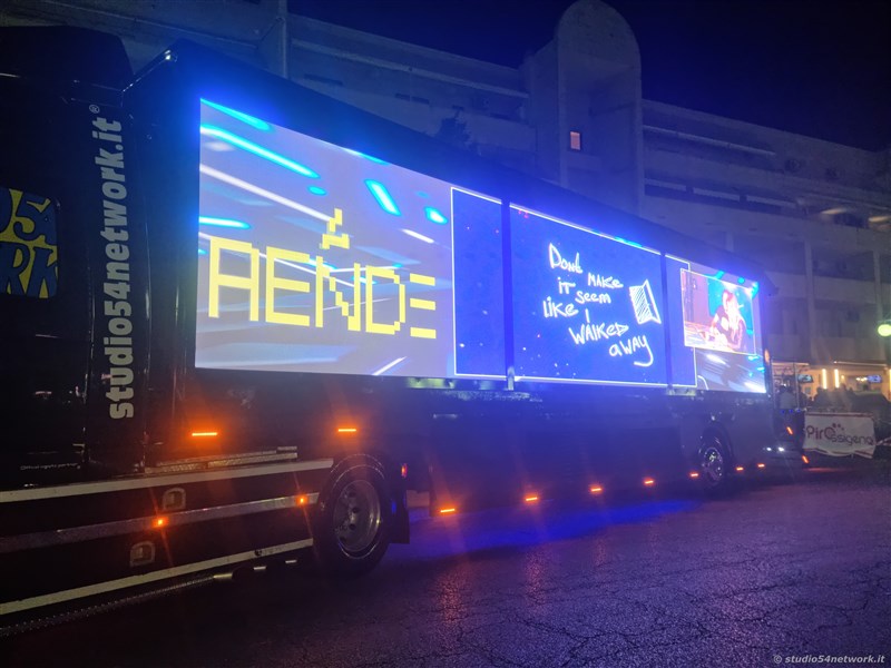 Grande successo per l'attesa Irene Grandi, in concerto a Rende su Via Rossini, per il Settembre Rendese 2021. In diretta solo su Studio54network!