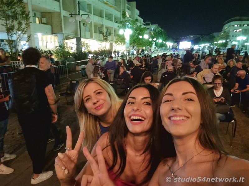 Grande successo per l'attesa Irene Grandi, in concerto a Rende su Via Rossini, per il Settembre Rendese 2021. In diretta solo su Studio54network!
