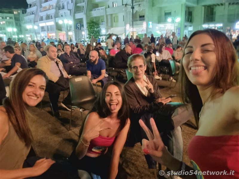 Grande successo per l'attesa Irene Grandi, in concerto a Rende su Via Rossini, per il Settembre Rendese 2021. In diretta solo su Studio54network!