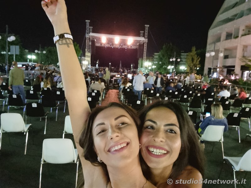 Grande successo per l'attesa Irene Grandi, in concerto a Rende su Via Rossini, per il Settembre Rendese 2021. In diretta solo su Studio54network!