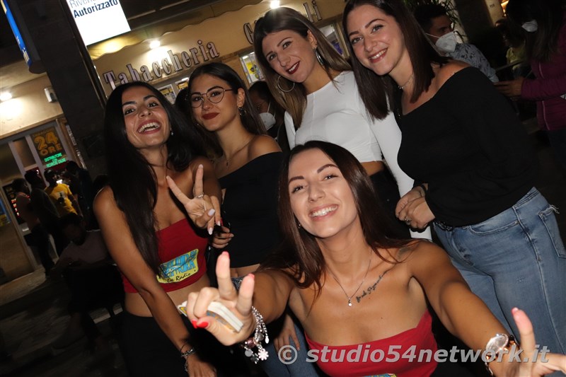 Grande successo per l'attesa Irene Grandi, in concerto a Rende su Via Rossini, per il Settembre Rendese 2021. In diretta solo su Studio54network!