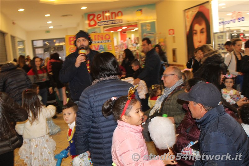 E' Carnival on Saturday a Bovalino, al Centro Commerciale I Gelsomini. In diretta interregionale solo su Studio54network.