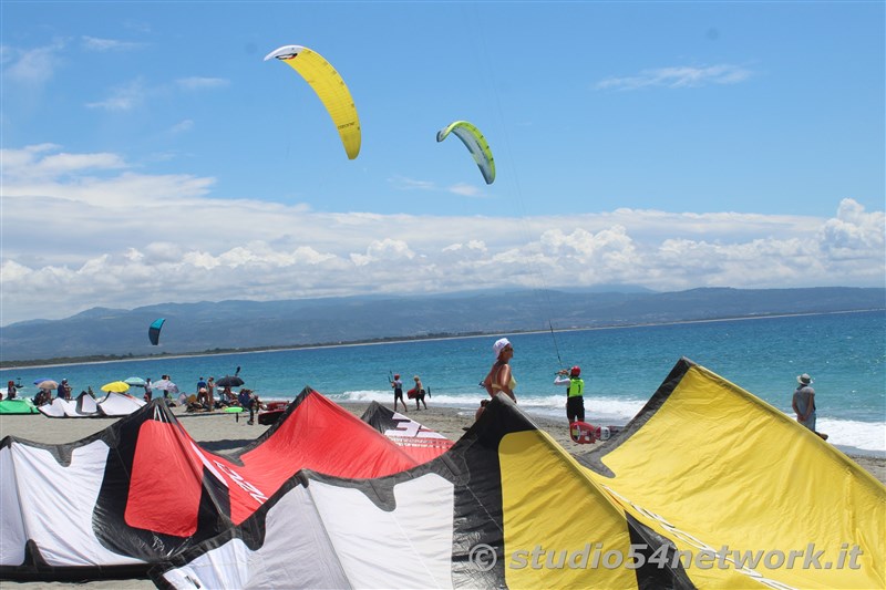 Con Studio54network, ritornano i Mondiali di Kite in Calabria, ritornano all'Hangloose beach di Gizzeria