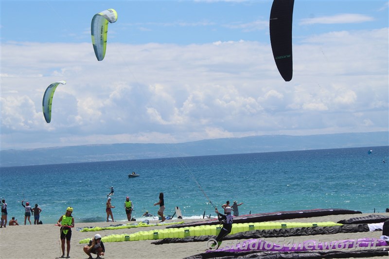 Con Studio54network, ritornano i Mondiali di Kite in Calabria, ritornano all'Hangloose beach di Gizzeria