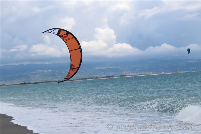 Con Studio54network, ritornano i Mondiali di Kite in Calabria, ritornano all'Hangloose beach di Gizzeria