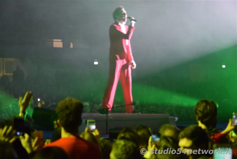 Mika a Reggio Calabria, con Revelation Tour, su Studio54network, per Fatti di Musica 2020