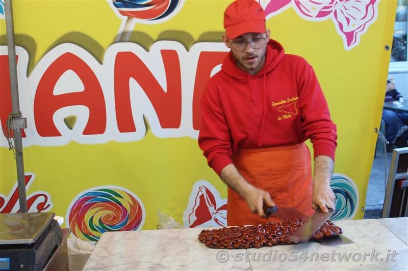 Soldout per il 54FreeStyle, nel Centro storico di Corigliano, per la Festa di San Francesco di Paola. Sul plalco Morgan, Dj Jad