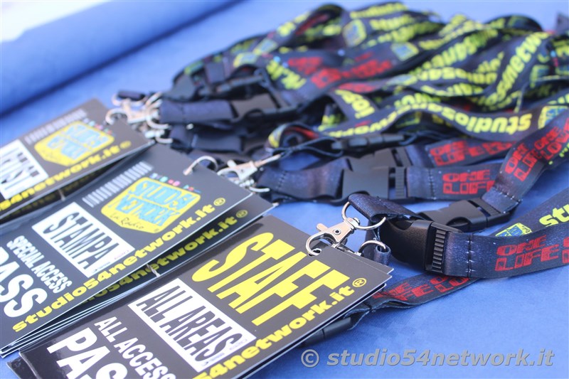 Soldout per il 54FreeStyle, nel Centro storico di Corigliano, per la Festa di San Francesco di Paola. Sul plalco Morgan, Dj Jad