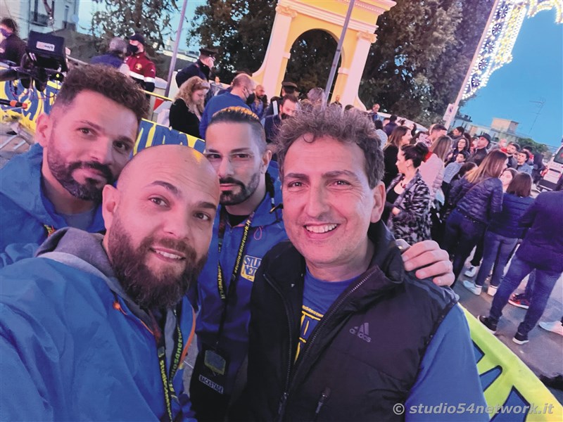 Soldout per il 54FreeStyle, nel Centro storico di Corigliano, per la Festa di San Francesco di Paola. Sul plalco Morgan, Dj Jad