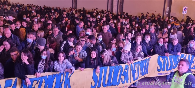 Soldout per il 54FreeStyle, nel Centro storico di Corigliano, per la Festa di San Francesco di Paola. Sul plalco Morgan, Dj Jad