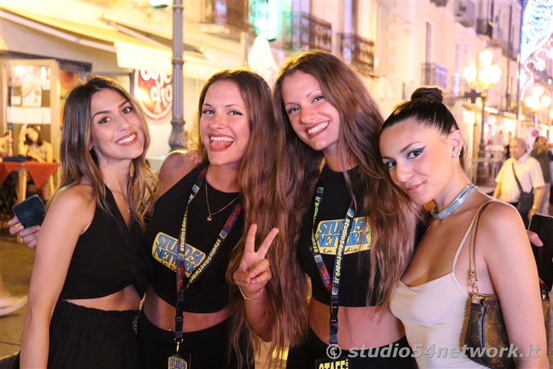 Una festa pazzesca, con Studio54network e il suo 54FreStyle. Sul palco Bianca Atzei, Sud Sound System e Dj Jad & Wlady con tutt