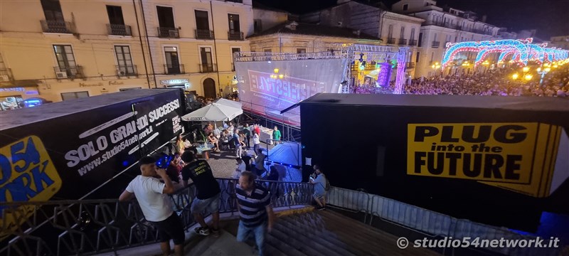 Una festa pazzesca, con Studio54network e il suo 54FreStyle. Sul palco Bianca Atzei, Sud Sound System e Dj Jad & Wlady con tutt