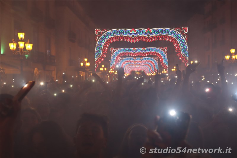 Una festa pazzesca, con Studio54network e il suo 54FreStyle. Sul palco Bianca Atzei, Sud Sound System e Dj Jad & Wlady con tutt