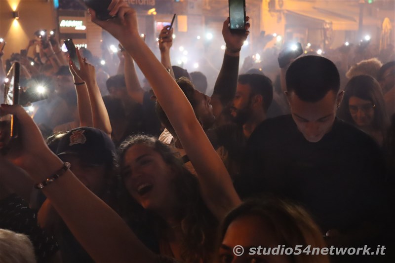 Una festa pazzesca, con Studio54network e il suo 54FreStyle. Sul palco Bianca Atzei, Sud Sound System e Dj Jad & Wlady con tutt