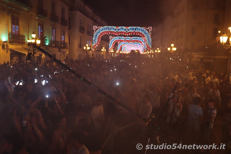 Una festa pazzesca, con Studio54network e il suo 54FreStyle. Sul palco Bianca Atzei, Sud Sound System e Dj Jad & Wlady con tutt