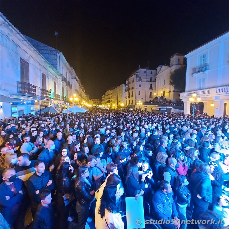 A Lamezia Terme, con l'Amministrazione comunale, tutti a tifare Luigi Strangis, che vince Amici 21