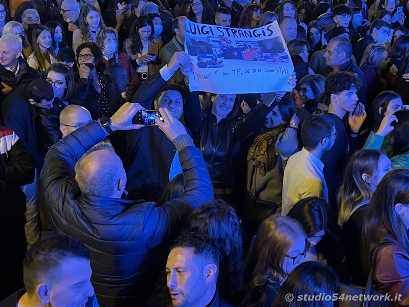 A Lamezia Terme, con l'Amministrazione comunale, tutti a tifare Luigi Strangis, che vince Amici 21