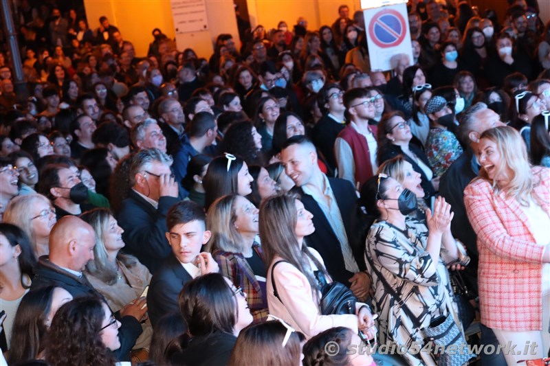 A Lamezia Terme, con l'Amministrazione comunale, tutti a tifare Luigi Strangis, che vince Amici 21