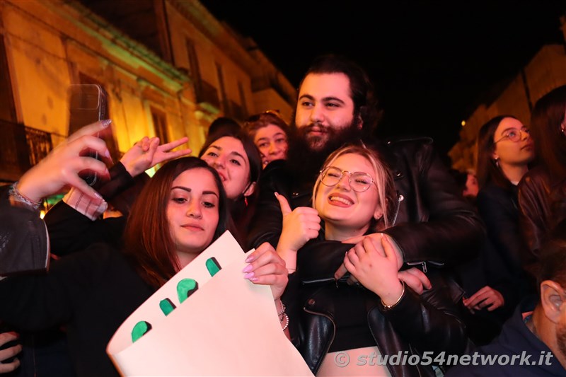 A Lamezia Terme, con l'Amministrazione comunale, tutti a tifare Luigi Strangis, che vince Amici 21