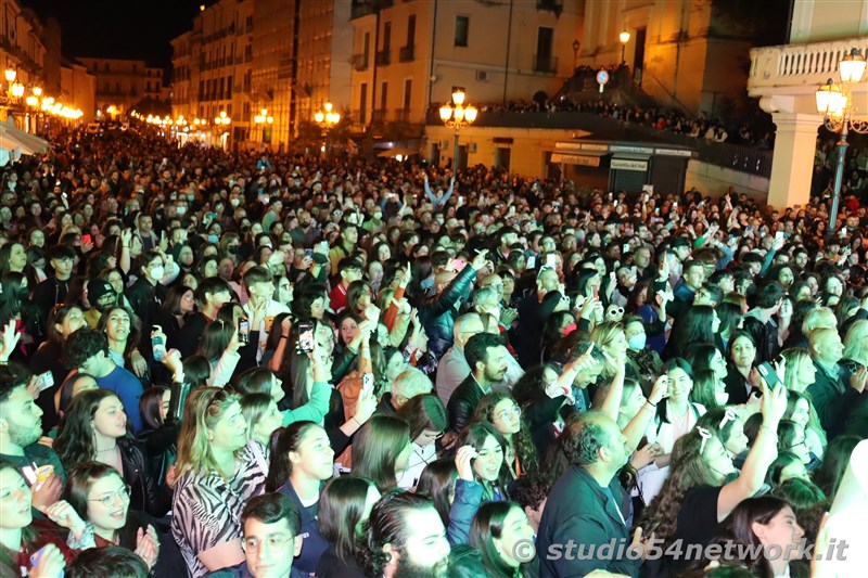 A Lamezia Terme, con l'Amministrazione comunale, tutti a tifare Luigi Strangis, che vince Amici 21