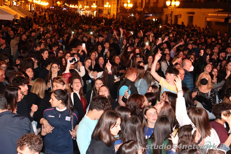 A Lamezia Terme, con l'Amministrazione comunale, tutti a tifare Luigi Strangis, che vince Amici 21