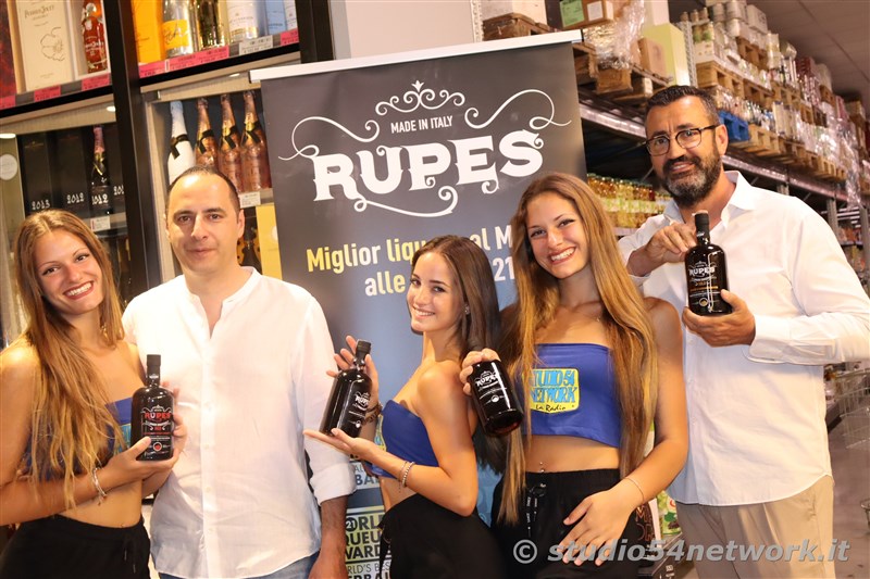 E' RupesInTour, con l'Amaro Rupes e Studio54network. Una grandissima festa all'Ci Conto cash & carry di Cosenza!