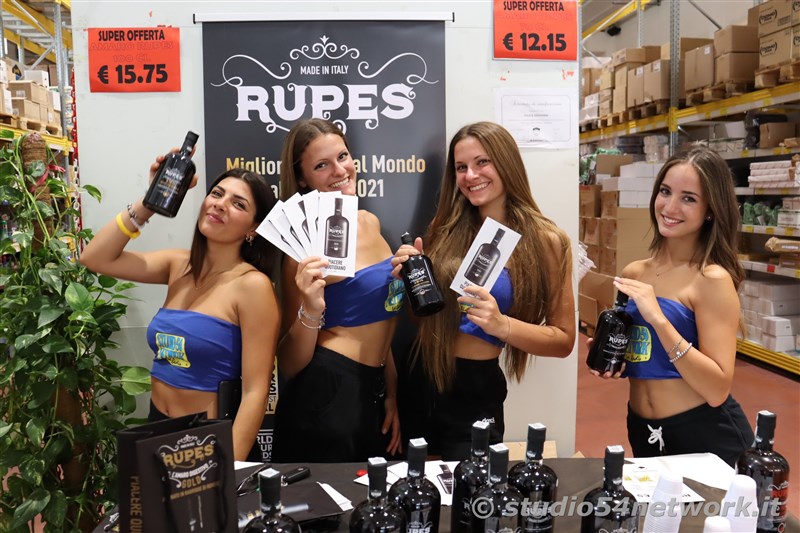 E' RupesInTour, con l'Amaro Rupes e Studio54network. Una grandissima festa all'Ci Conto cash & carry di Cosenza!