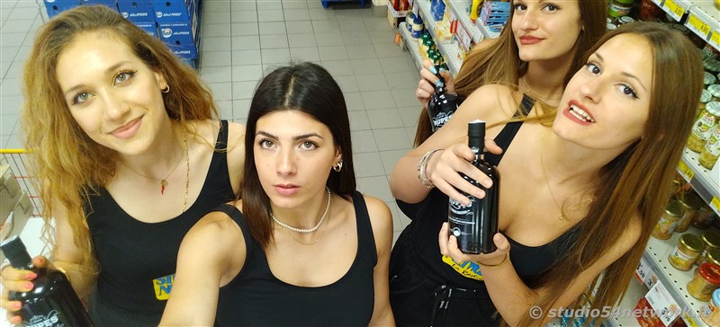 E' RupesInTour, con l'Amaro Rupes e Studio54network. Una grande festa nei Supermercati Conad di Crotone!