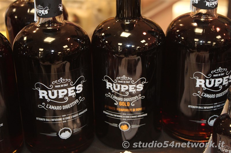 E' RupesInTour, con l'Amaro Rupes e Studio54network. Una grande festa nei Supermercati Conad di Crotone!