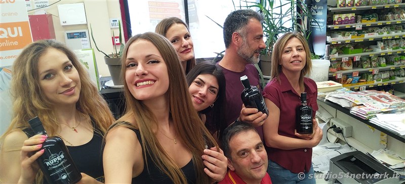 E' RupesInTour, con l'Amaro Rupes e Studio54network. Una grande festa nei Supermercati Conad di Crotone!