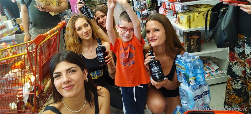 E' RupesInTour, con l'Amaro Rupes e Studio54network. Una grande festa nei Supermercati Conad di Crotone!
