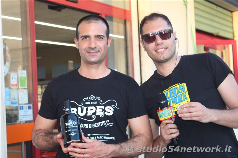 E' RupesInTour, con l'Amaro Rupes e Studio54network. Una grande festa nei Supermercati Conad di Crotone!