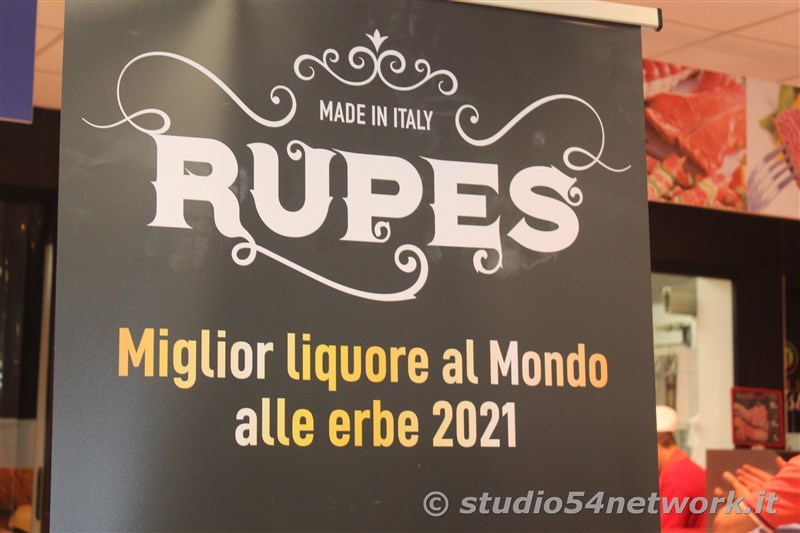 E' RupesInTour, con l'Amaro Rupes e Studio54network. Una grande festa nei Supermercati Conad di Crotone!