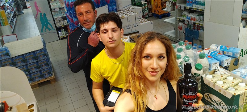 E' RupesInTour, con l'Amaro Rupes e Studio54network. Una grande festa nei Supermercati Conad di Crotone!