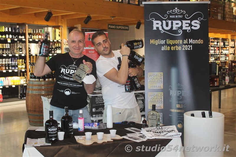 E' RupesInTour, con l'Amaro Rupes e Studio54network. Una grandissima festa all'Euro Drink di Lamezia Terme!