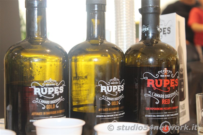 E' RupesInTour, con l'Amaro Rupes e Studio54network. Una grandissima festa al Parco commerciale La Rocca di Sellia Marina! con Studio54network, la Radio dei Grandi Eventi
