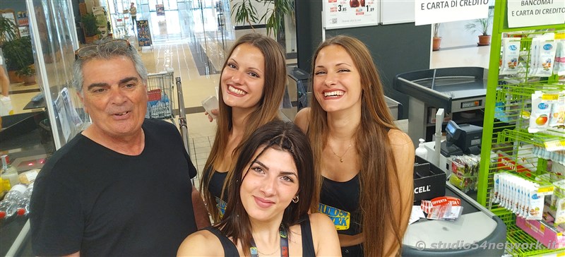 E' RupesInTour, con l'Amaro Rupes e Studio54network. Una grandissima festa al Parco commerciale La Rocca di Sellia Marina!