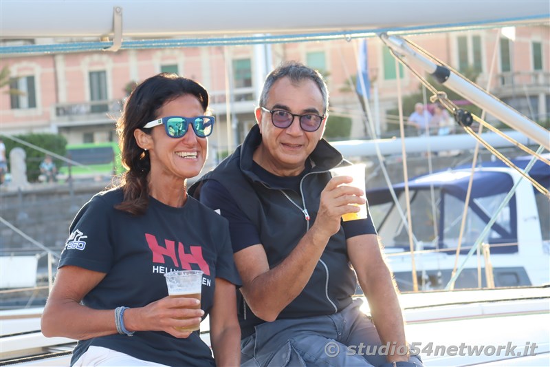 Un appuntamento unico, suggestivo ed esclusivo, per un intero weekend, sullo Stretto di Messina. E' Vele dello Stretto 2002