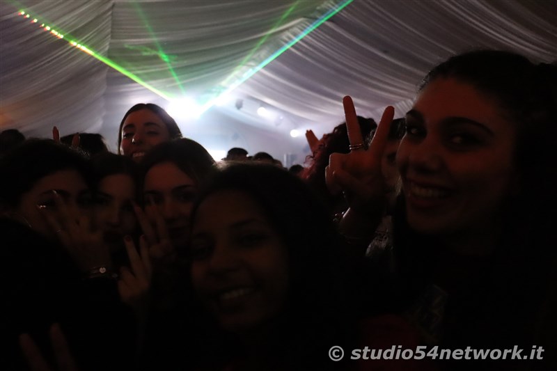 Grande la festa, nel Winterland di Siderno, con Rocco Hunt, su Studio54network