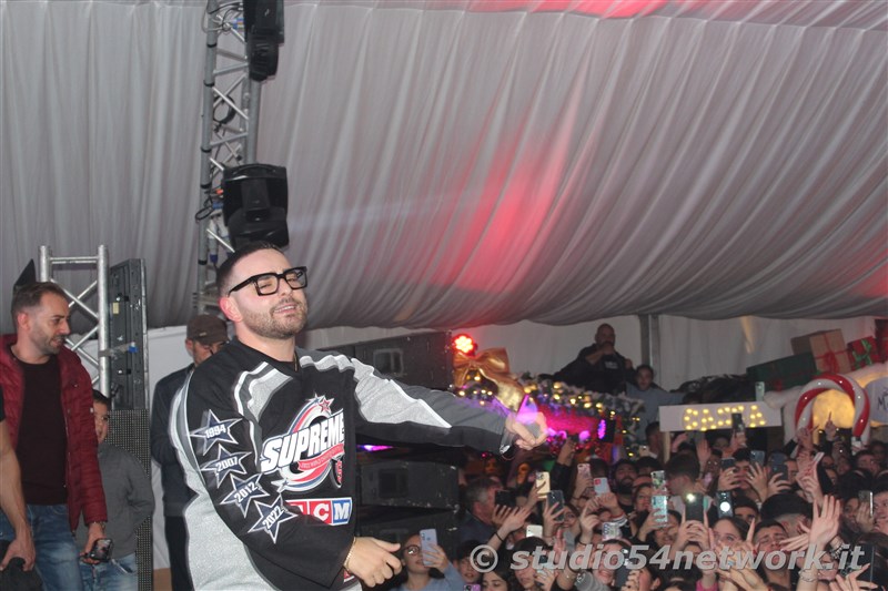 Grande la festa, nel Winterland di Siderno, con Rocco Hunt, su Studio54network