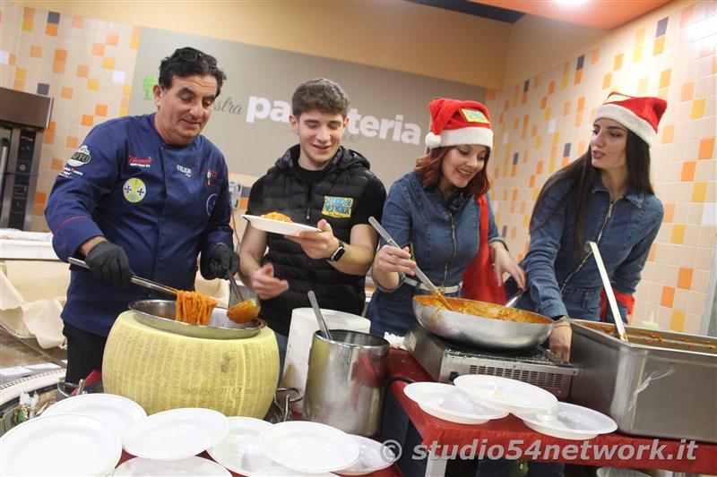 Con Ipersisa  Natale al centro commerciale I Gelsomini, con Studio54network