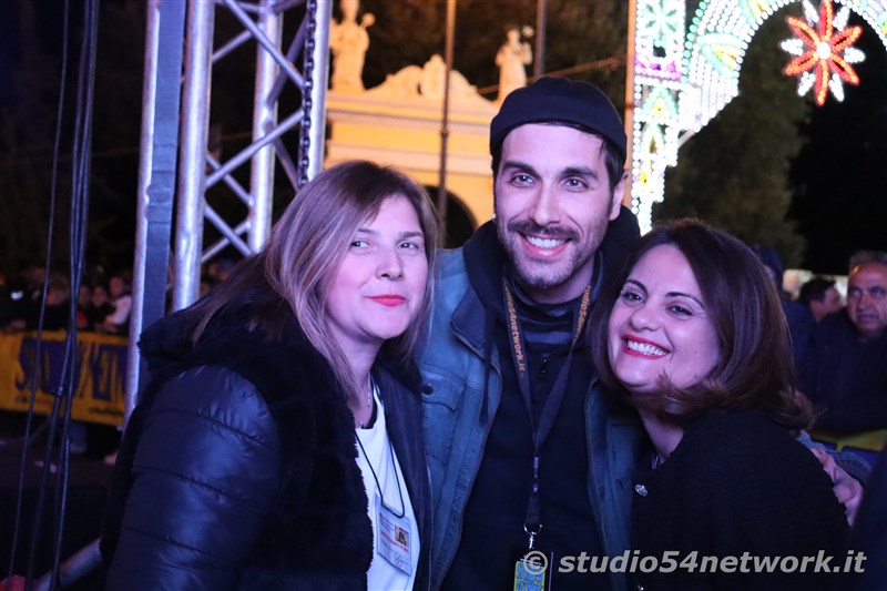 Soldout per il 54FreeStyle, nel Centro storico di Corigliano, per la Festa di San Francesco di Paola. Sul plalco Morgan, Dj Jad