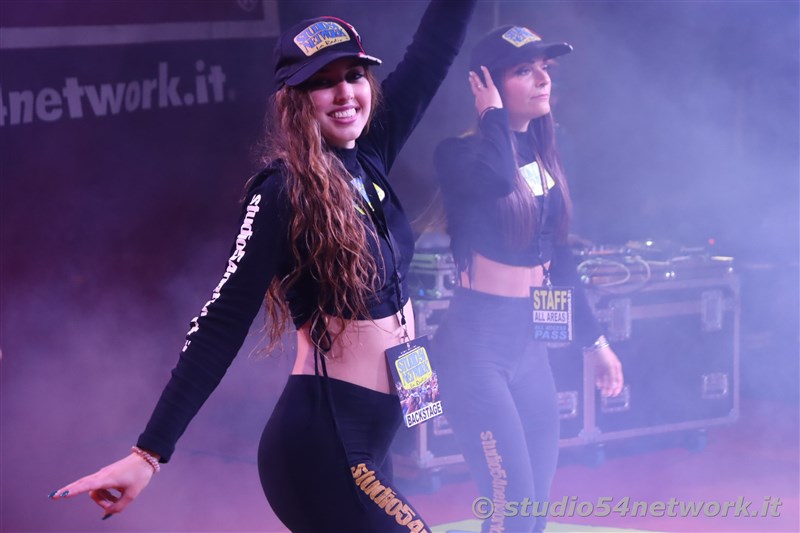 Soldout per il 54FreeStyle, nel Centro storico di Corigliano, per la Festa di San Francesco di Paola. Sul plalco Morgan, Dj Jad